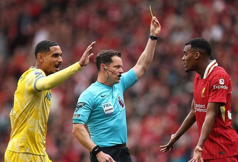 英超官网统计，利物浦首战轻松，八年仅曼城切尔西翻车