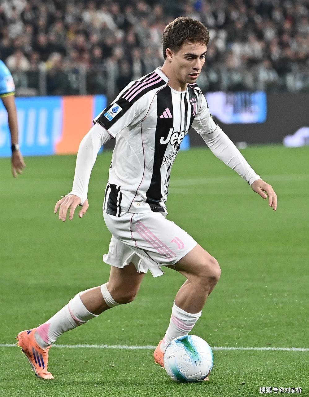 转会窗：伊尔迪兹受英超豪门追逐，31岁拜仁后卫或冬窗加盟尤文