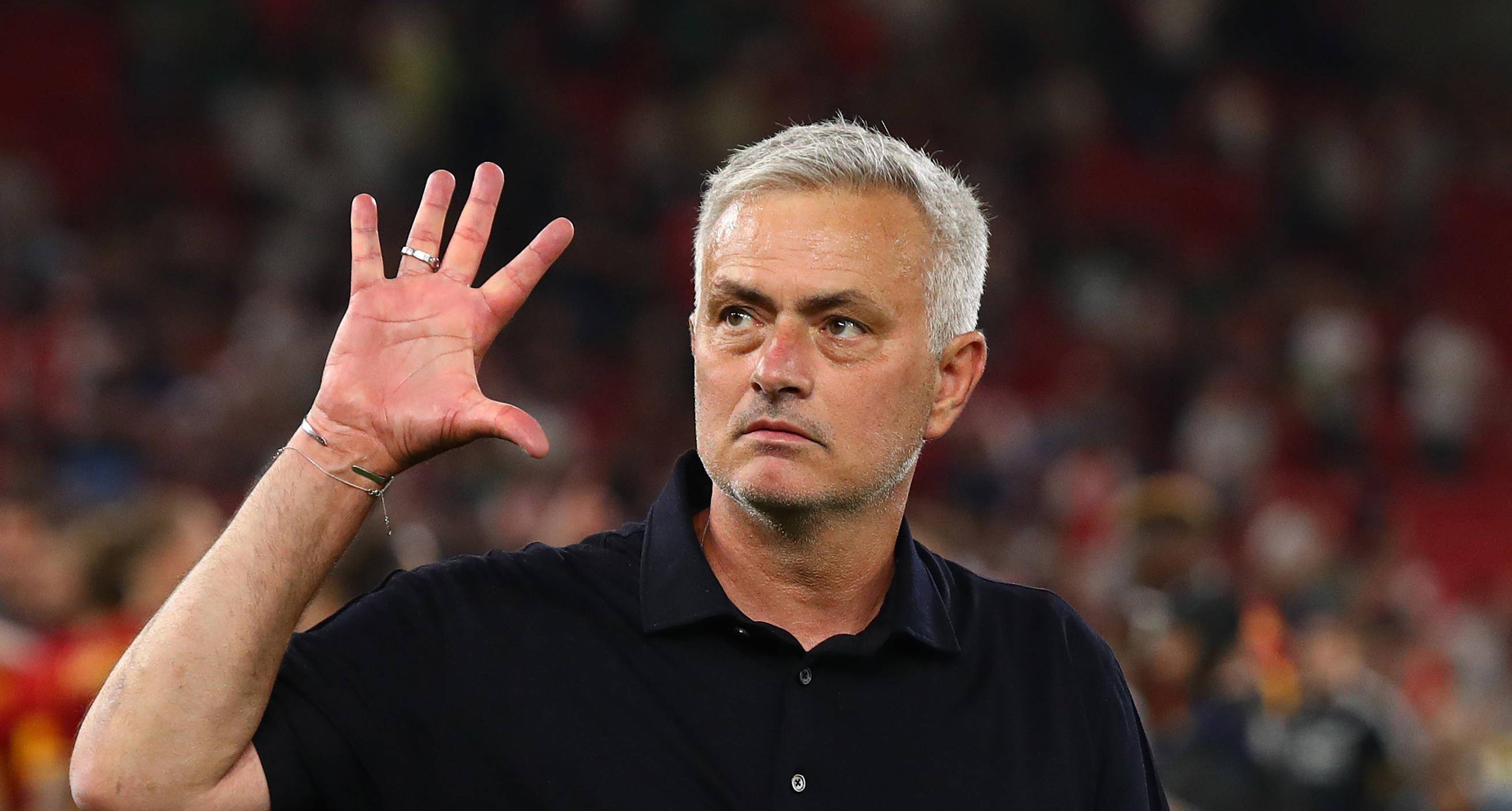 重回英超！穆里尼奥最后障碍扫清，英超劲旅力邀，冲击欧联杯