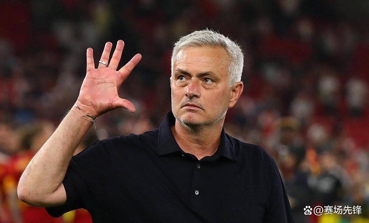 重返英超！穆里尼奥扫清最后障碍，英超劲旅力邀约，冲击欧联杯