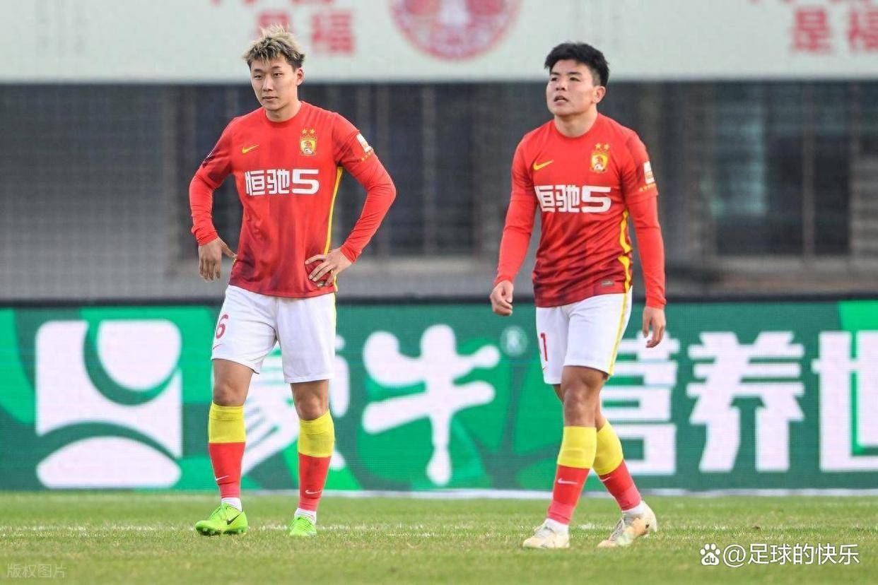 爆！21岁国足铁腰锁定英超狼队？接触半年+邵佳一牵线，劳工证破局路径全曝光