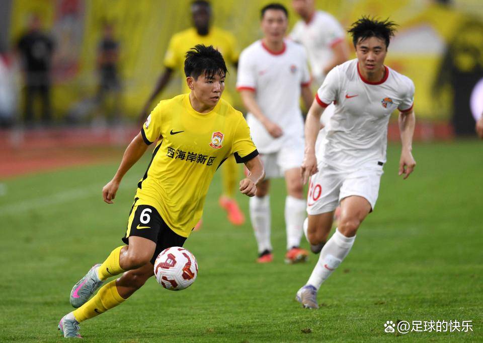 爆！21岁国足铁腰锁定英超狼队？接触半年+邵佳一牵线，劳工证破局路径全曝光