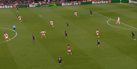 孔帕尼因为人手输球，阿尔特塔则因为人手变得眉清目秀