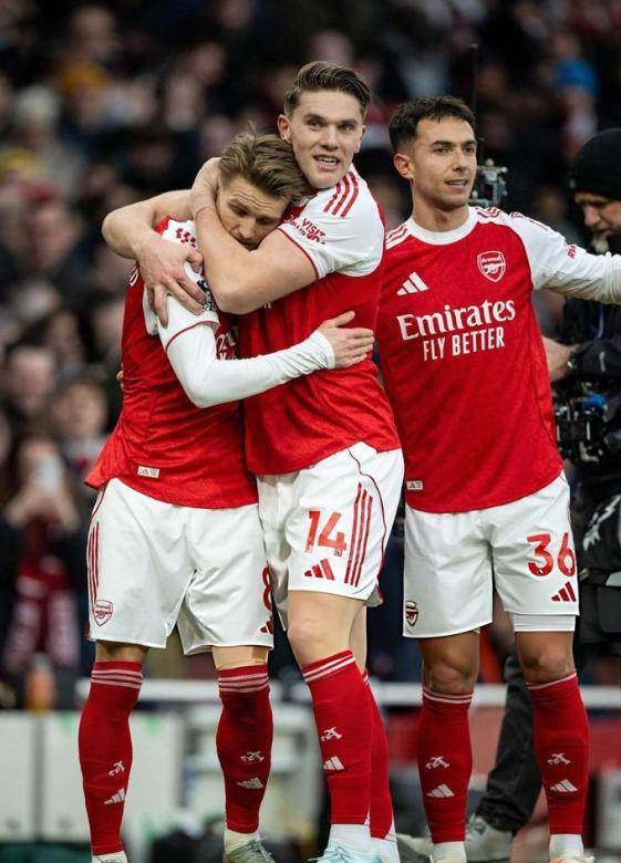 厄德高远射赛季首球，阿森纳2-1力克布莱顿，曼城榜首体验卡到期