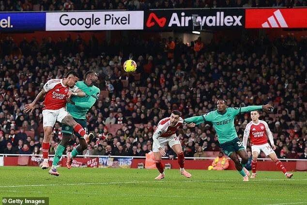 疯狂2-1！阿森纳5分领跑英超积分榜 萨卡两造乌龙建功