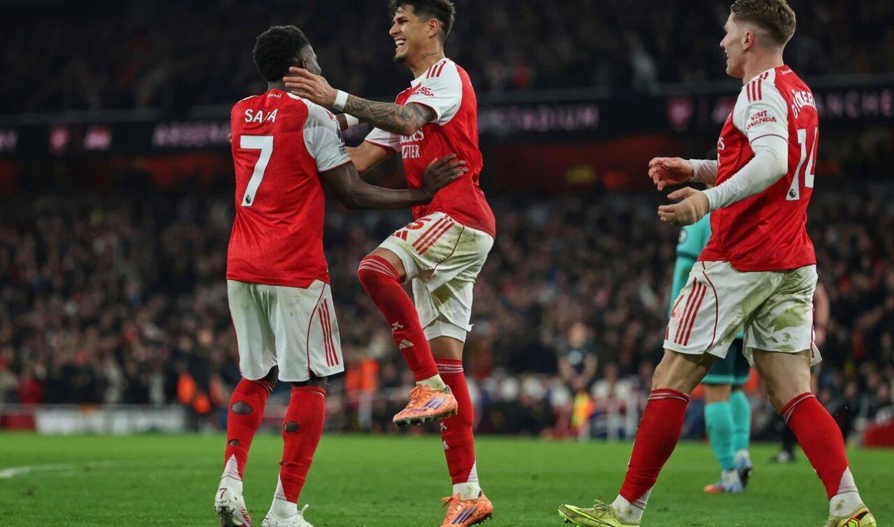 疯狂2-1！阿森纳5分领跑英超积分榜 萨卡两造乌龙建功