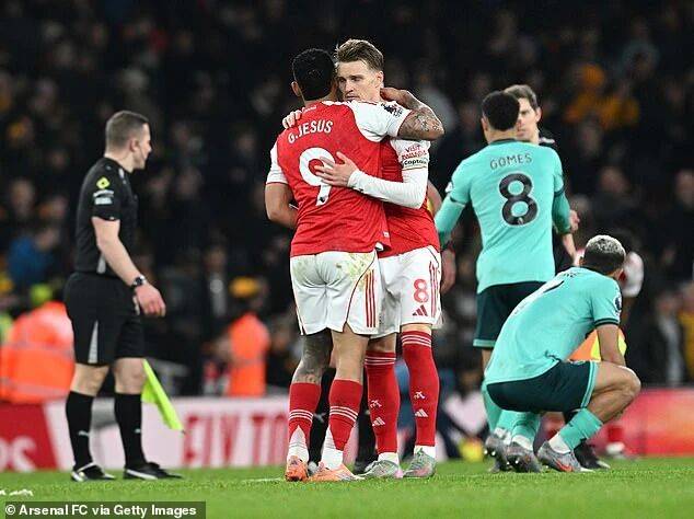 疯狂2-1！阿森纳5分领跑英超积分榜 萨卡两造乌龙建功