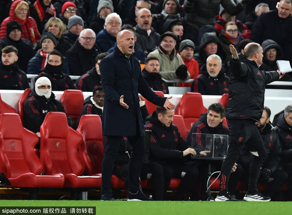 英超-维尔茨造乌龙范迪克致丢球 利物浦1-1桑德兰