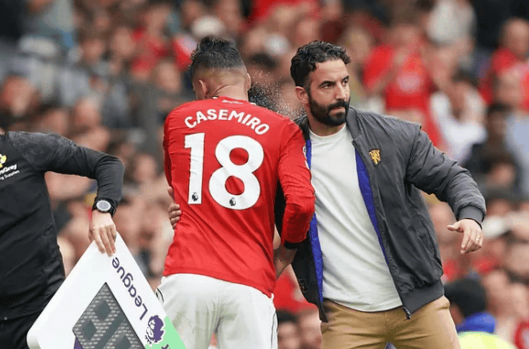 阵容残破、小鬼当家，曼联赢球靠腰硬、更靠命硬！