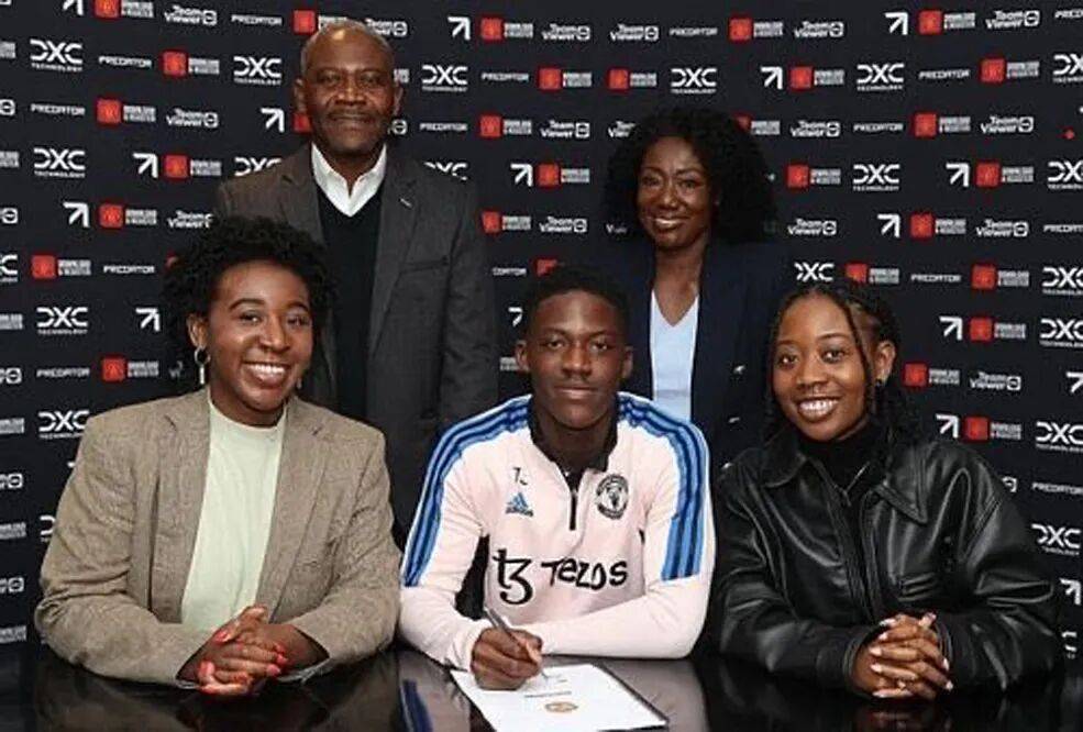 曼联战维拉将定新帝星去留！卡塞米罗停赛若再不首发，他必闹转会